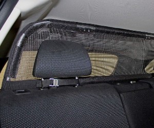 Bushwhacker Paws and Claws Cargo Area Dog Barrier for CUV & Mid-Sized SUV review